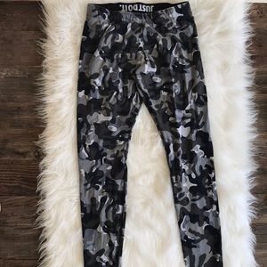 Nike black and Gray Camo legging